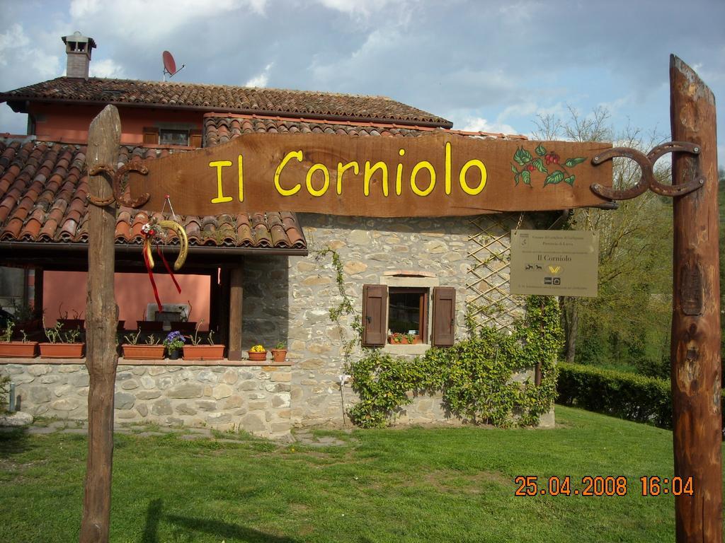 Agriturismo Il Corniolo カスティリオーネ・ディ・ガルファニャーナ エクステリア 写真